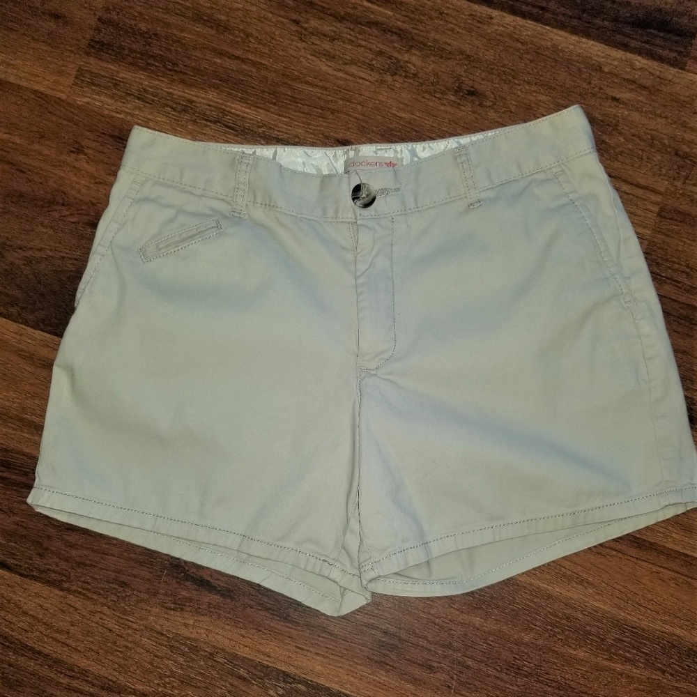 Dockers Women's Chino Casual Shorts, Sand color